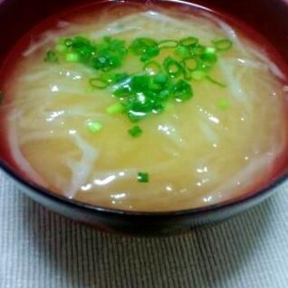 子供が食べやすい♪とろける大根味噌汁